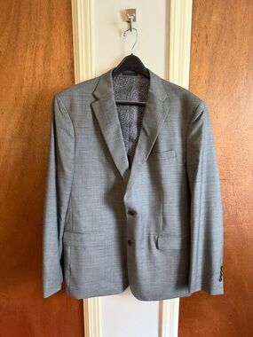 Men's Classic Gray Suit Suit- Modern Two-Button Jacket 48L Pants 38”x32”